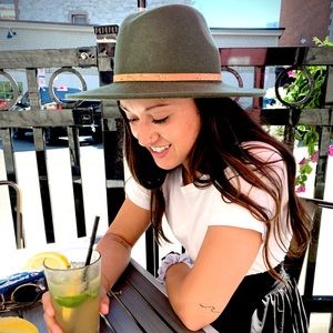 Meet your Posher, Nicole